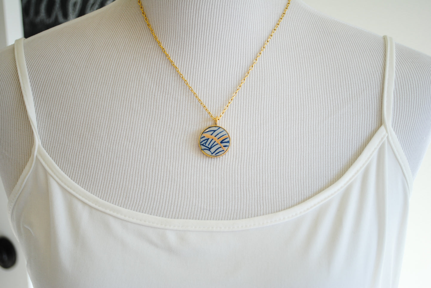 Kintsugi Inspired Pendants - Kintsugi Necklace Round, blue wave and carpe