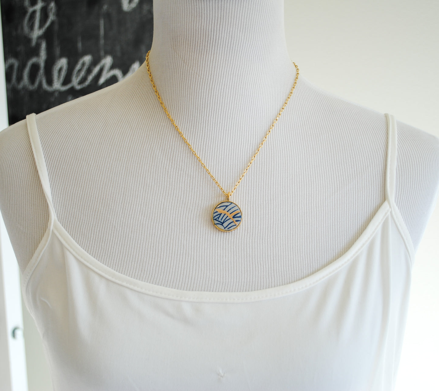 Kintsugi Inspired Pendants - Kintsugi Necklace Round, blue wave and carpe