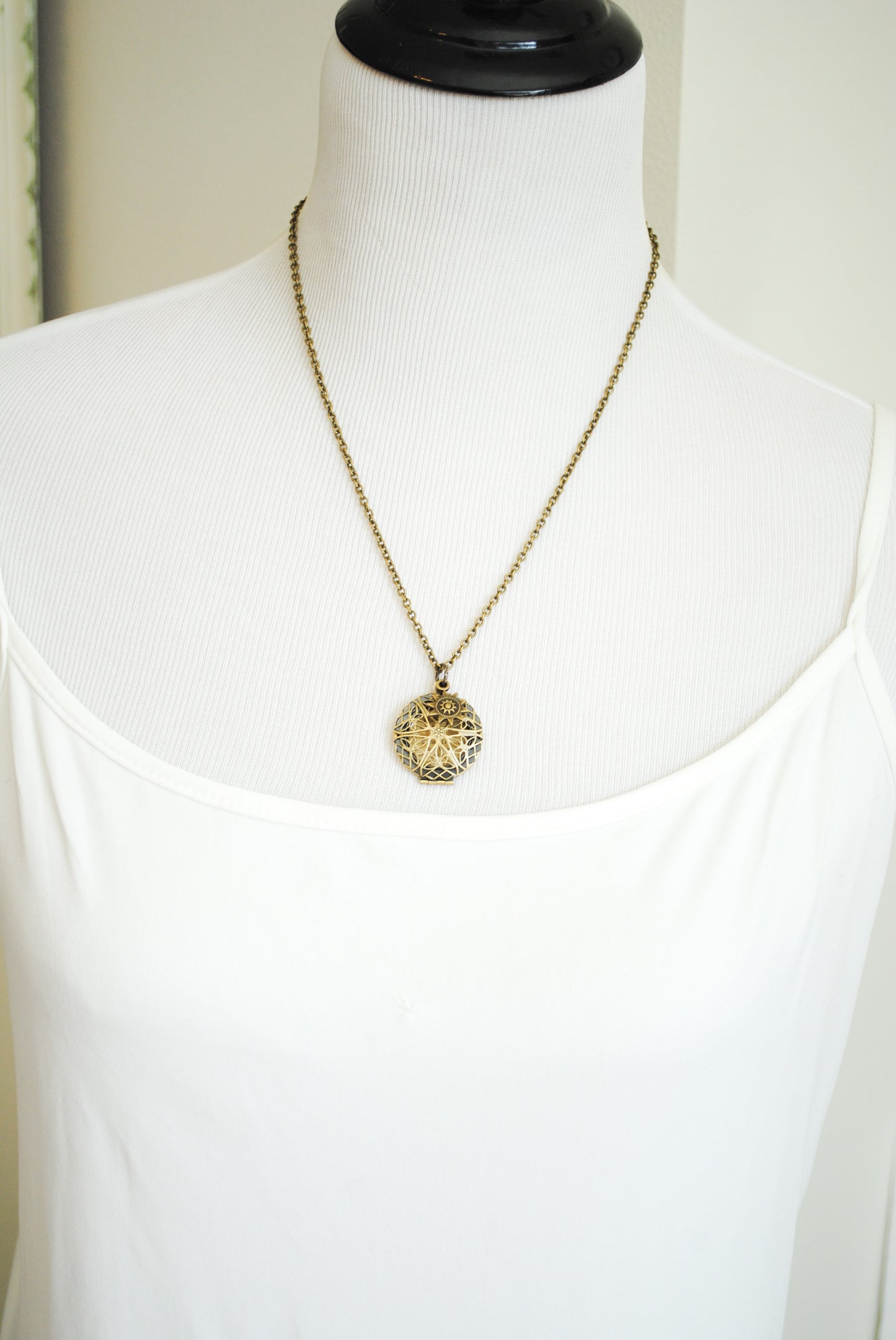 When you can't find the sunshine, be the sunshine - Quote Lockets - Encouragement Gift - Friendship Locket