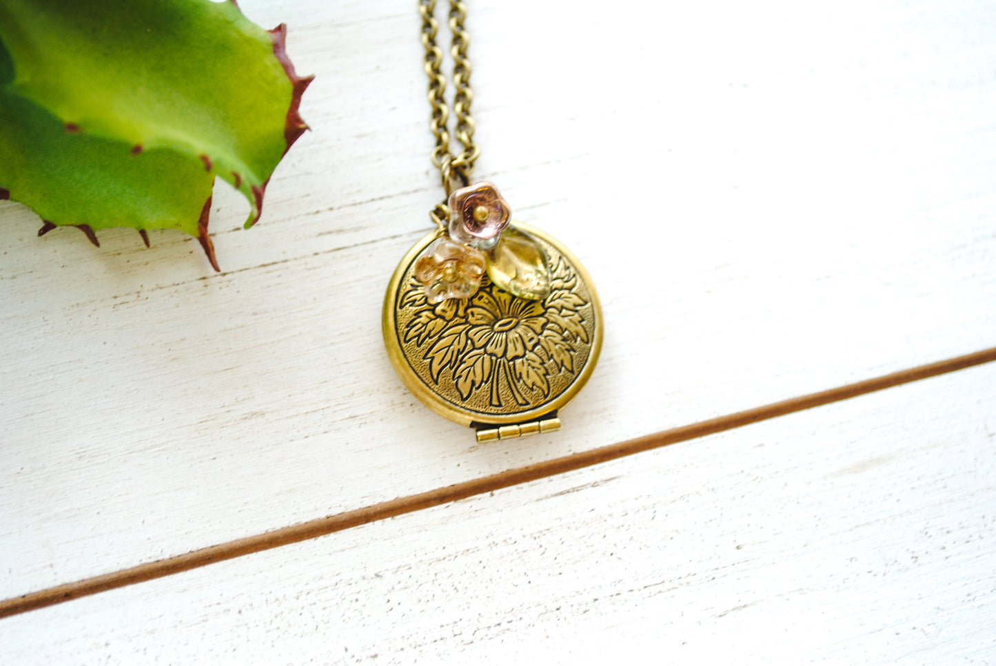 I'll love you forever I'll like you for always - my mommy you'll be - Mother Locket Antique Brass - Mom Quote - Quote Lockets - Mom and Me
