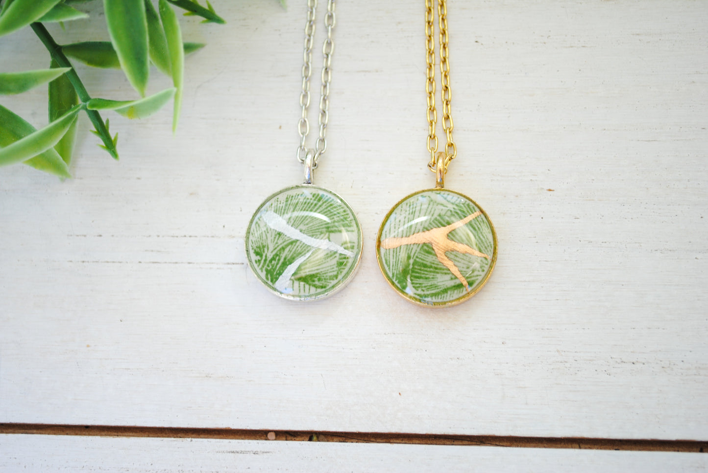 Kintsugi Inspired Pendants - Kintsugi Necklace Round, green gingko, gold or silver