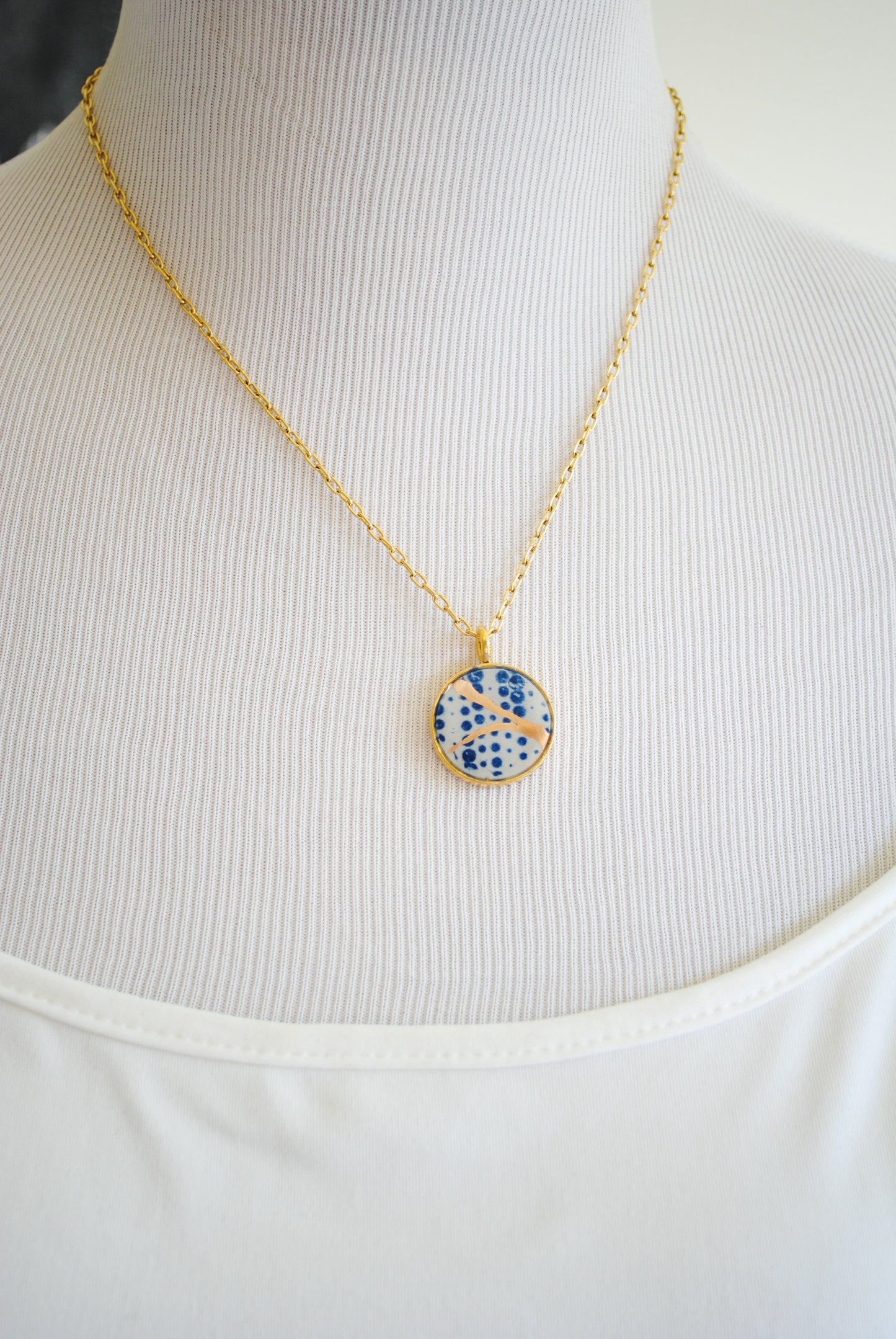 Kintsugi Inspired Pendants - Kintsugi Necklace Round, blue dots