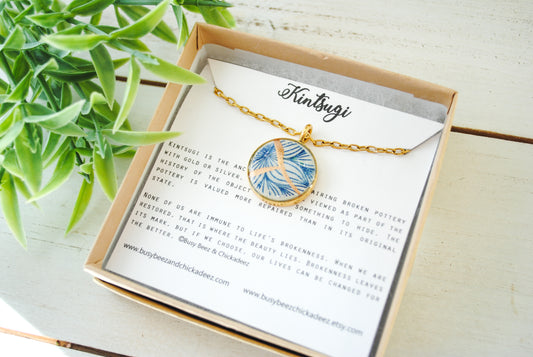 Kintsugi Inspired Pendants - Kintsugi Necklace Round, blue petal