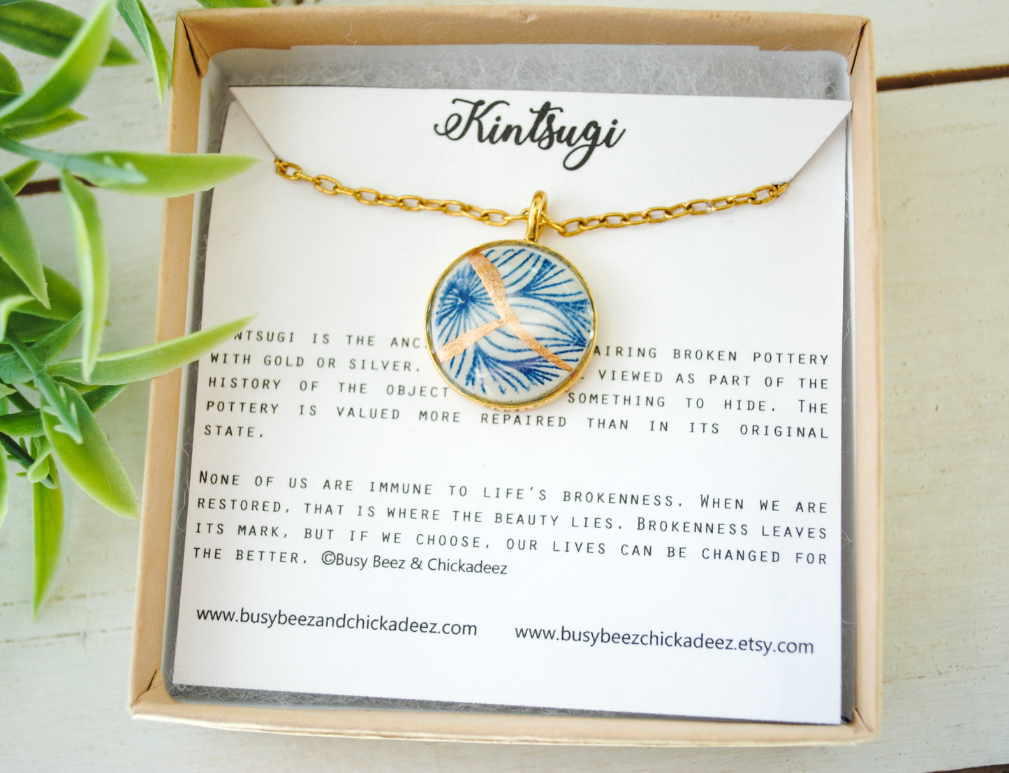 Kintsugi Inspired Pendants - Kintsugi Necklace Round, blue petal