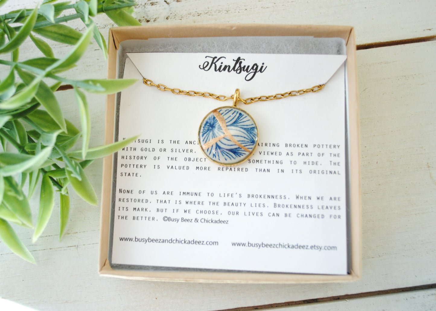 Kintsugi Inspired Pendants - Kintsugi Necklace Round, blue petal