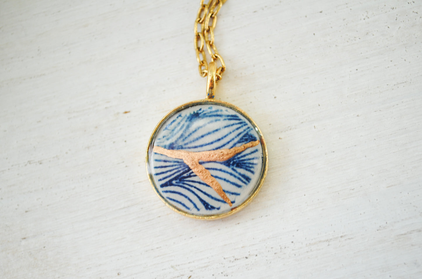 Kintsugi Inspired Pendants - Kintsugi Necklace Round, blue petal