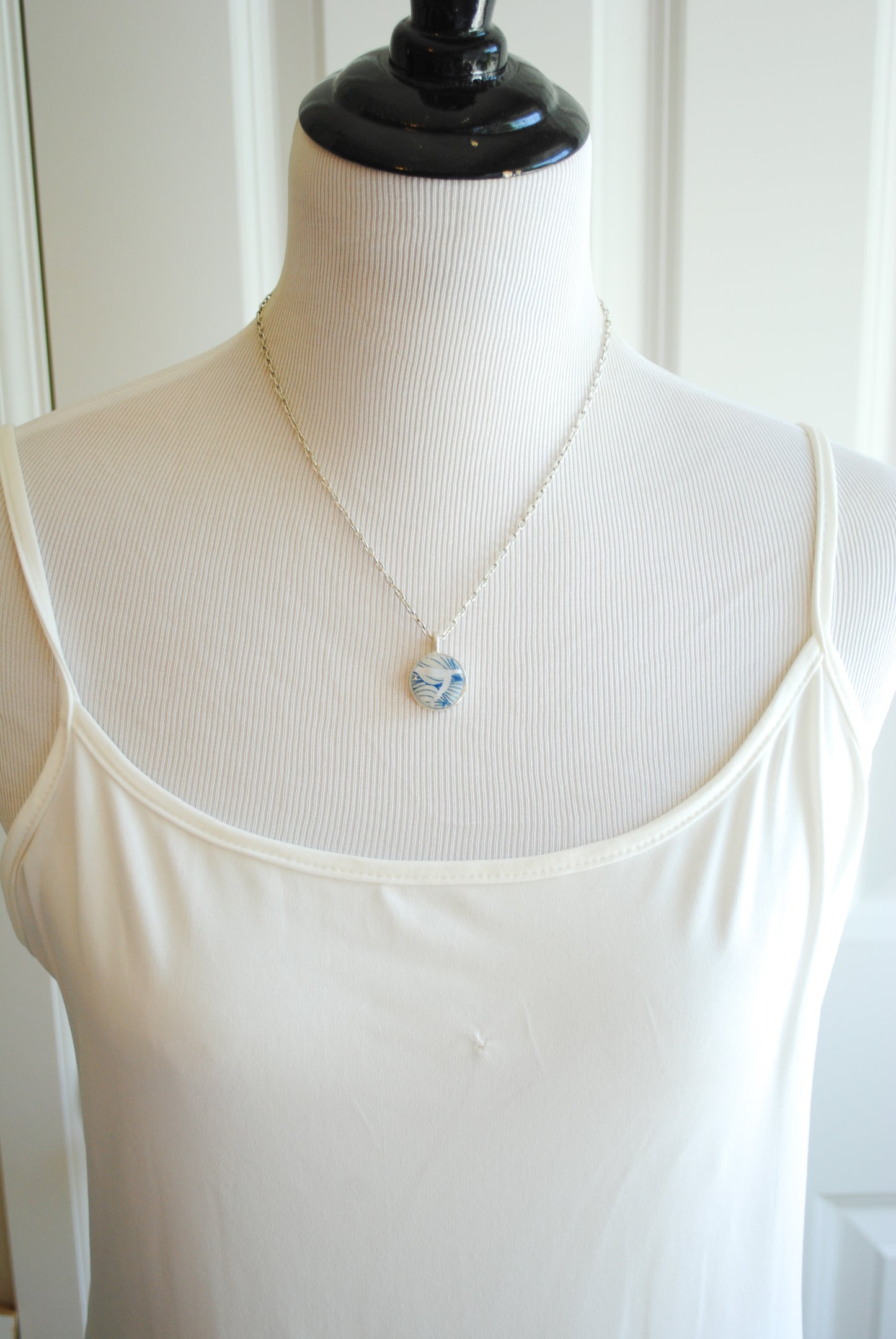 Kintsugi Inspired Pendants - Kintsugi Necklace Round, blue petal, silver small