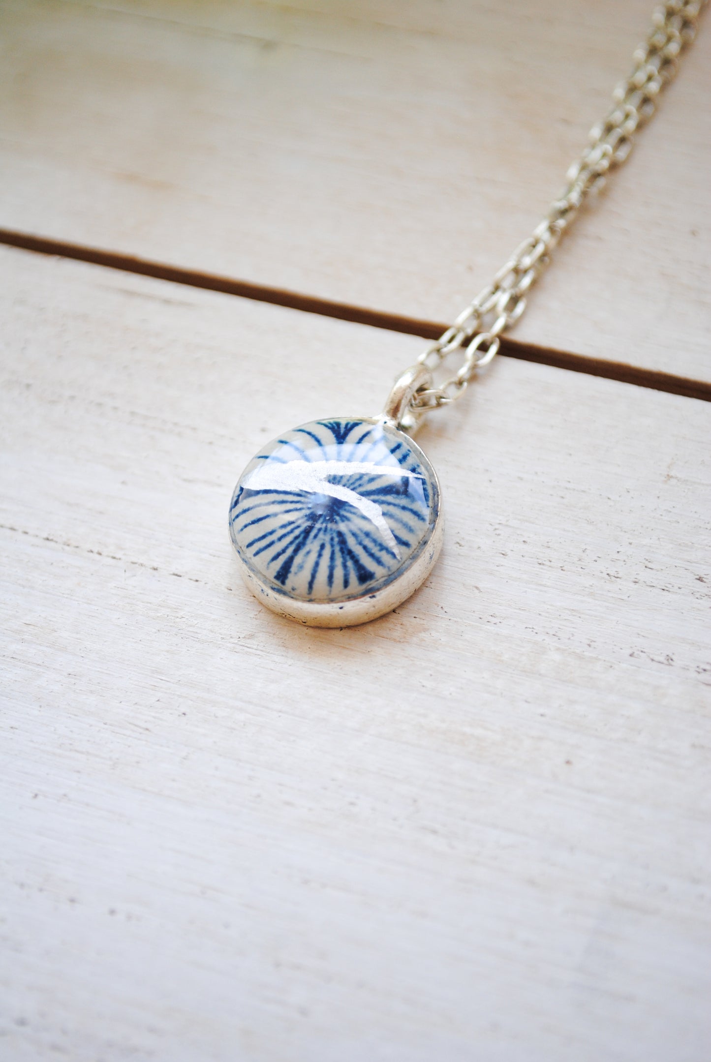 Kintsugi Inspired Pendants - Kintsugi Necklace Round, blue petal, silver small