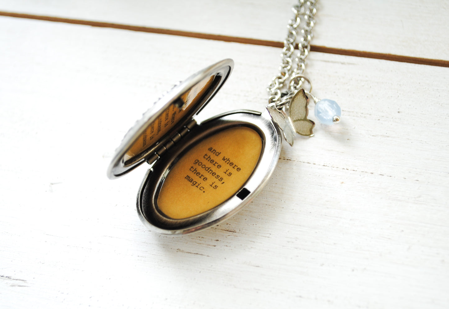 Have courage, and be kind - Quote Locket - Quote Necklace - Cinderella Locket - Graduation, Gift for Daugther